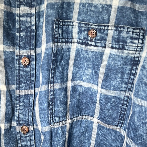 MENS DISTRESSED DENIM BUTTON DOWN SHIRT - Picture 2 of 5